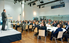 Großer Andrang in der Siemens City beim Auftaktkongress der IG Lebenszyklus Hochbau.  